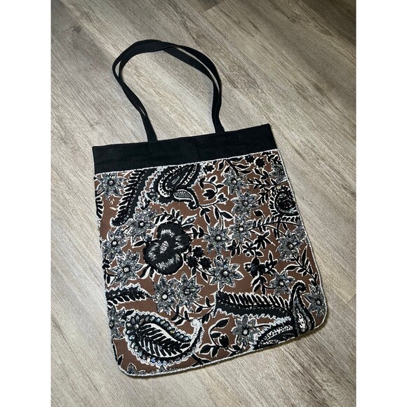 Beautiful‎ beaded and embroidered 13x14 bag - Picture 1 of 7